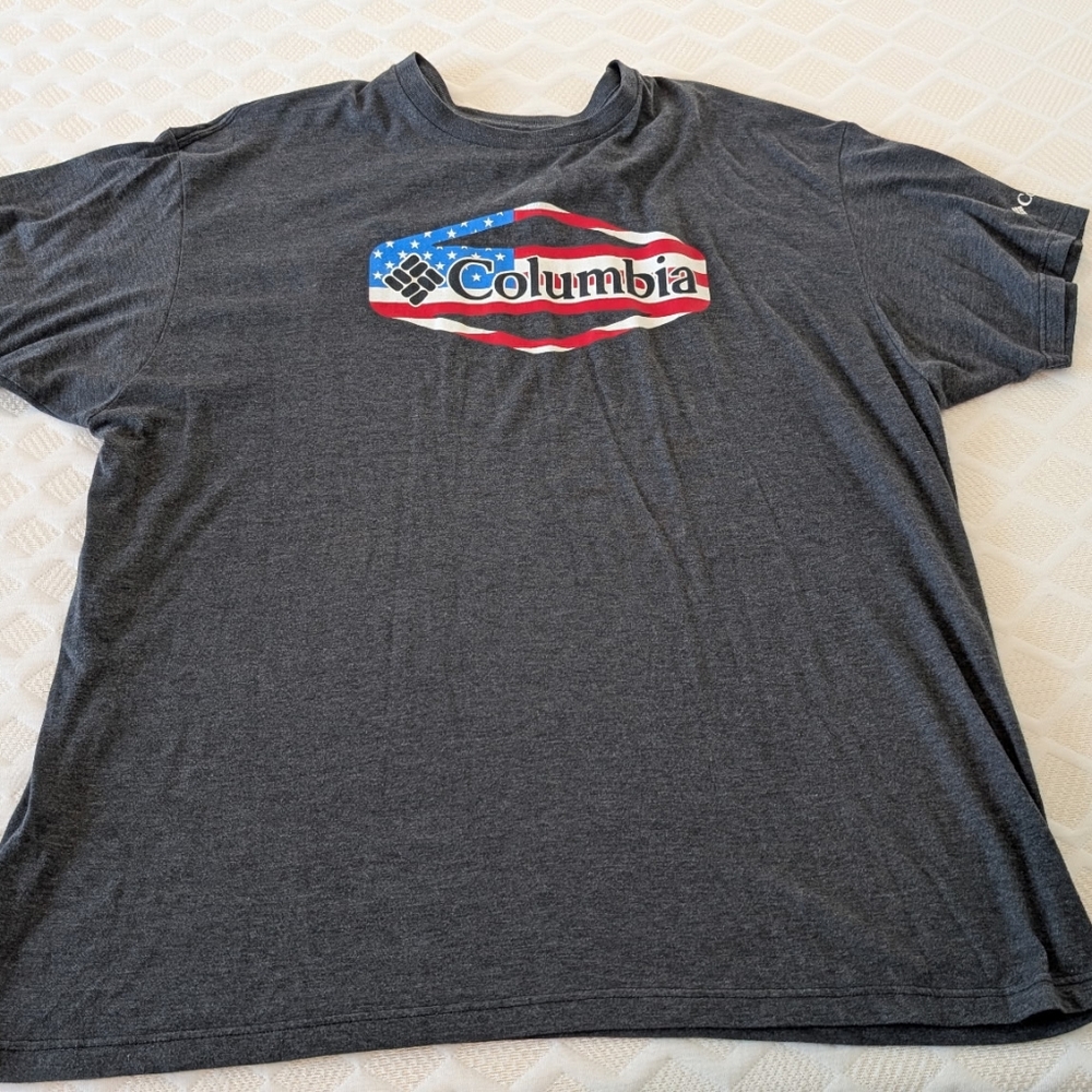 Columbia Men's Gray T-Shirt